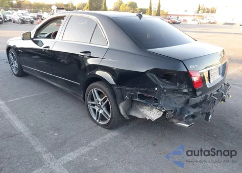 2010 Mercedes-Benz E 350 из США, поврежденный, VIN WDDHF5GB2AA064676